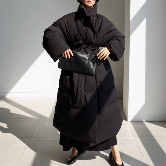 Damen Oversized Steppmantel Maxi mit hohem Stehkragen, Bindegürtel und winddichter Füllung Shop Nory