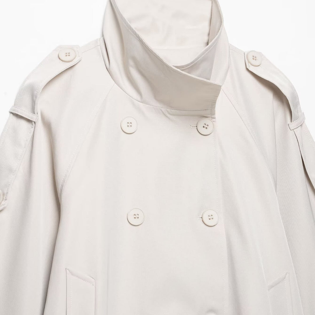 Damen Kurzgeschnittener Cape-Trench mit hohem Funnelkragen und doppelreihiger Knopfleiste Shop Nory