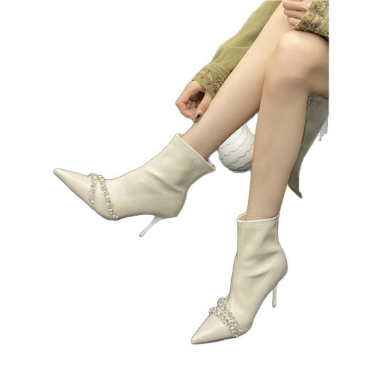Damen spitz zulaufende Ankle-Boots mit schmalem Pfennigabsatz und Zierperlen-Überkreuzung Shop Nory