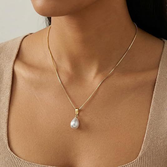 Damen Halskette mit tropfenförmigem Perlenanhänger und feiner Gliederkette Shop Nory
