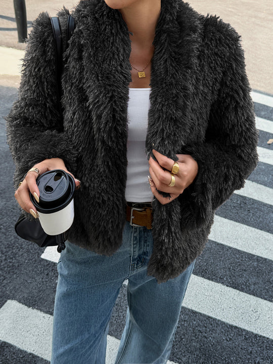 Damen nan flauschiger Teddy-Mantel mit Oversize-Schalkragen, kurzer Länge und geradem Schnitt Shop Nory