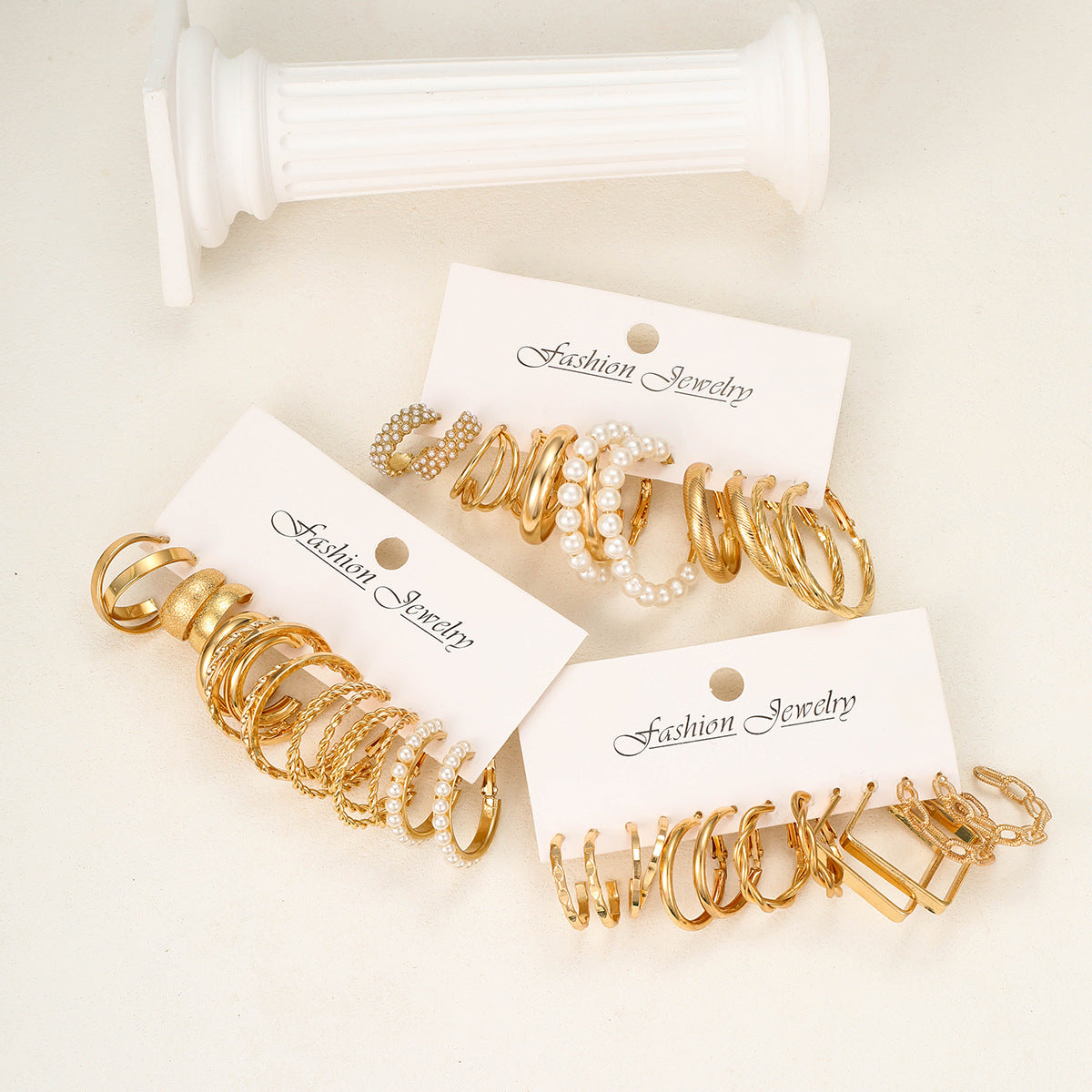 Damen Ohrstecker-Set mit verschiedenen eleganten Designs und Perlenelementen Shop Nory