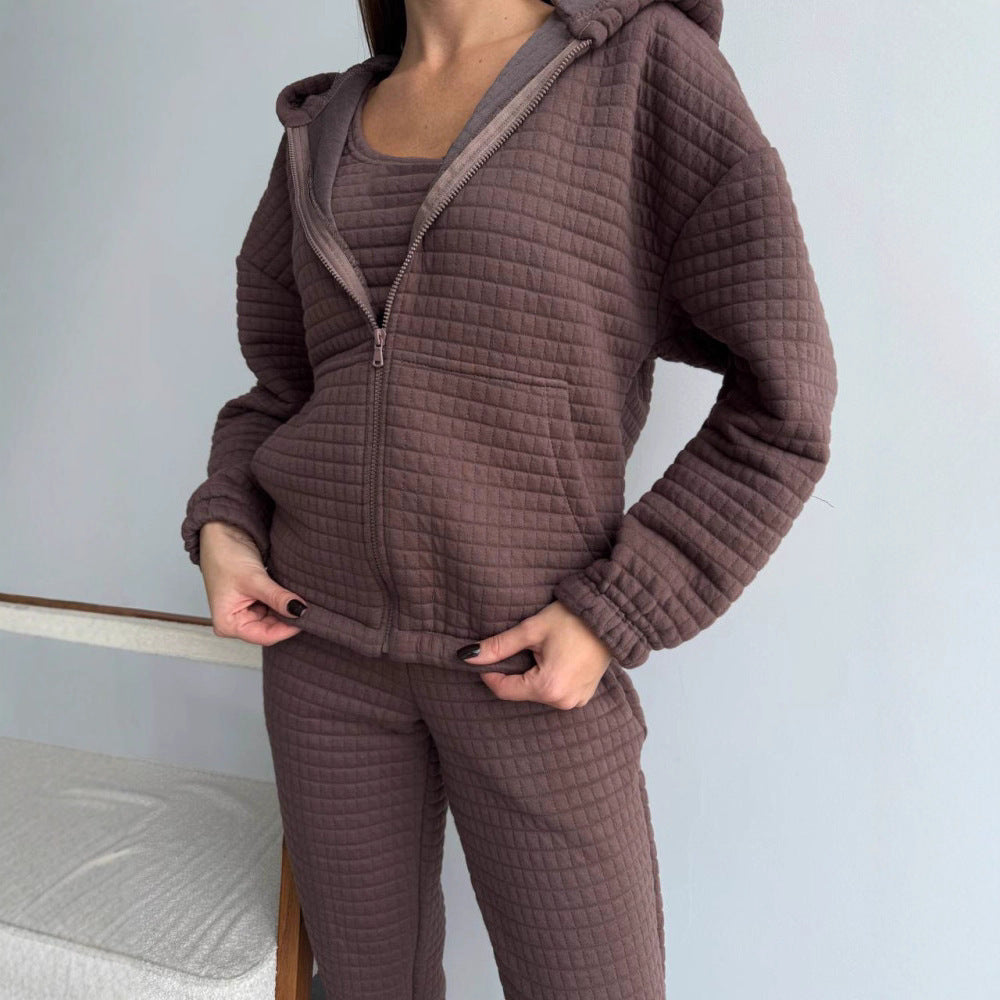 Damen gesteppter Quilt-Lounge-Zweiteiler aus Soft-Fleece mit Kapuzen-Zipjacke, High-Waist-Bundhose und Bustier-Top Shop Nory