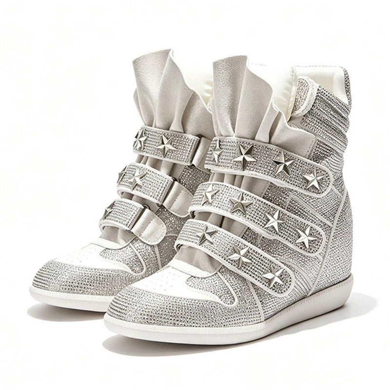 Damen Keil-Sneaker mit verstecktem Absatz, Strassbesatz und Sternnieten Shop Nory