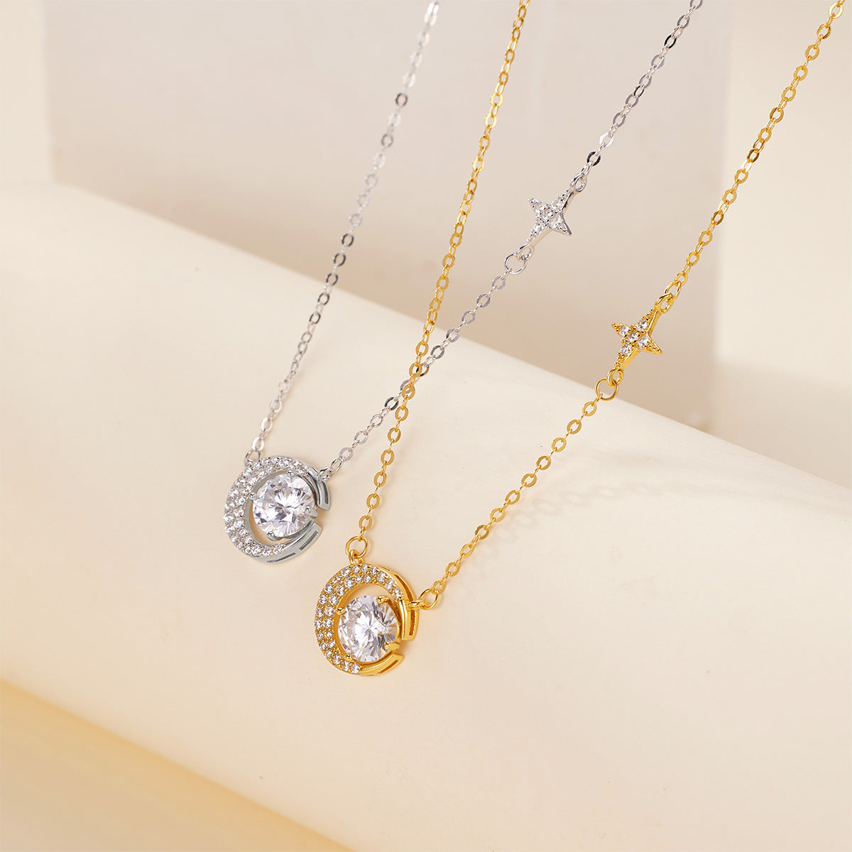 Damen Halskette mit elegantem Mond- und Sternanhänger Shop Nory