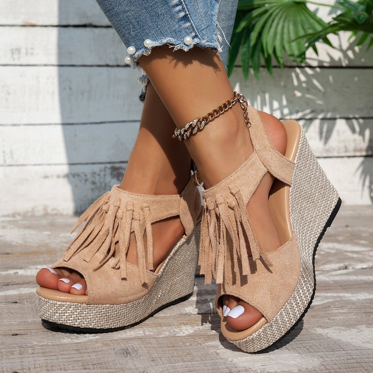 Damen Wedge-Sandaletten mit fransigen Verzierungen und ergonomischem Fußbett Shopnory