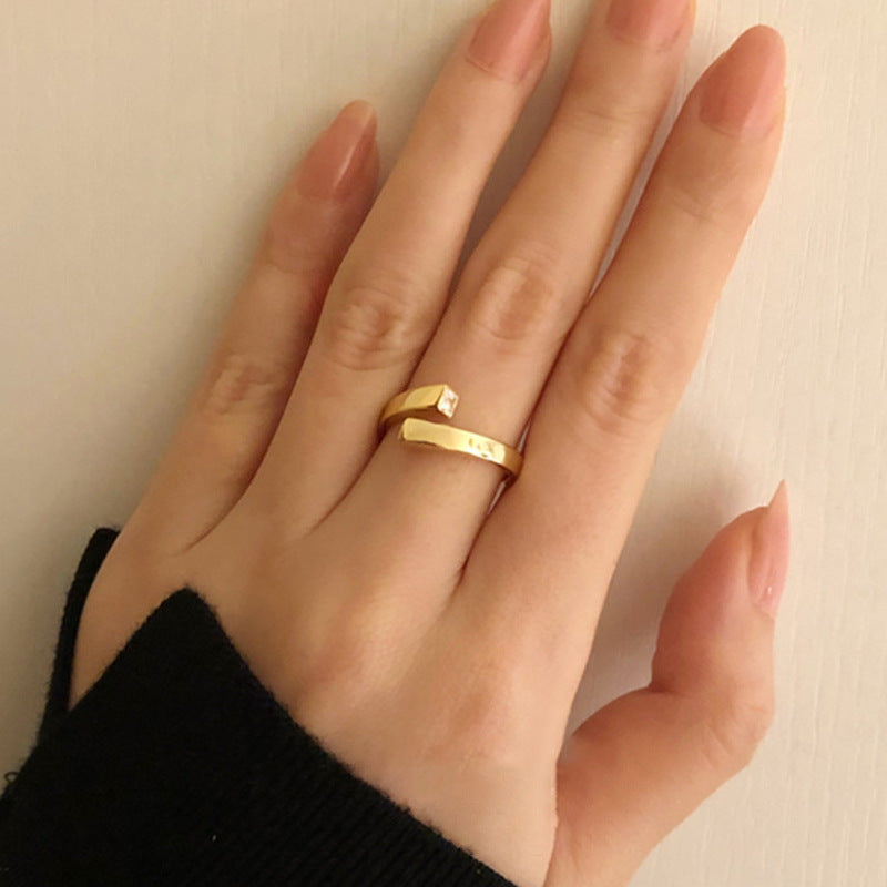 Damenring mit geometrischem und skulpturalem Design Shop Nory