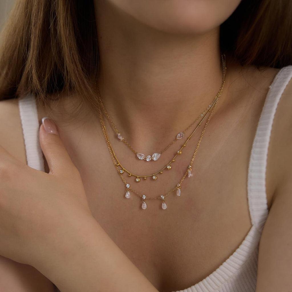 Damen Halskette mit funkelnden Kristall-Details aus rostfreiem Edelstahl Shop Nory
