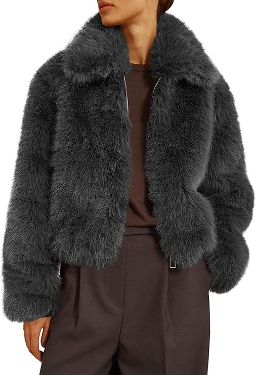Damen Kurze Boxy‑Faux‑Fur‑Fliegerjacke mit dichtem Hochflor und breitem Umlegekragen Shop Nory