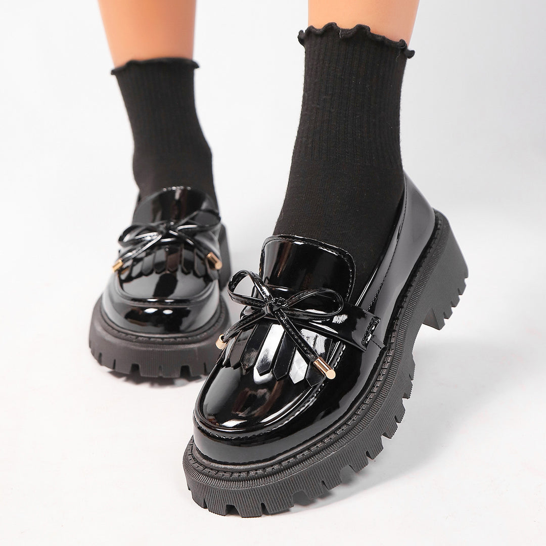 Damen Loafer in Lacklederoptik mit massiver Profilsohle und Zierschleife Shop Nory