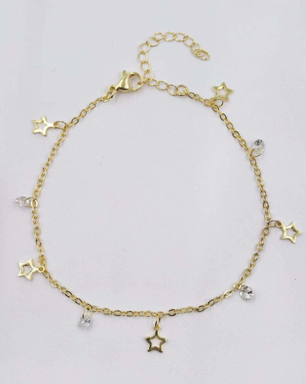 Damen Fußkettchen mit funkelnden Kristallanhängern und zartem Golddesign Shop Nory