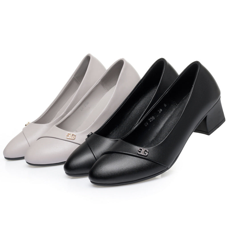 Damen elegante Pumps mit komfortablem Blockabsatz und modischem Schmuckdetail