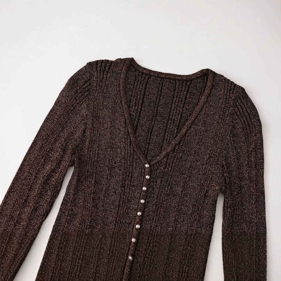Damen Figurbetonter gerippter Feinstrick-Cardigan mit V‑Ausschnitt, Glanzfaden und Zierknopfleiste Shop Nory