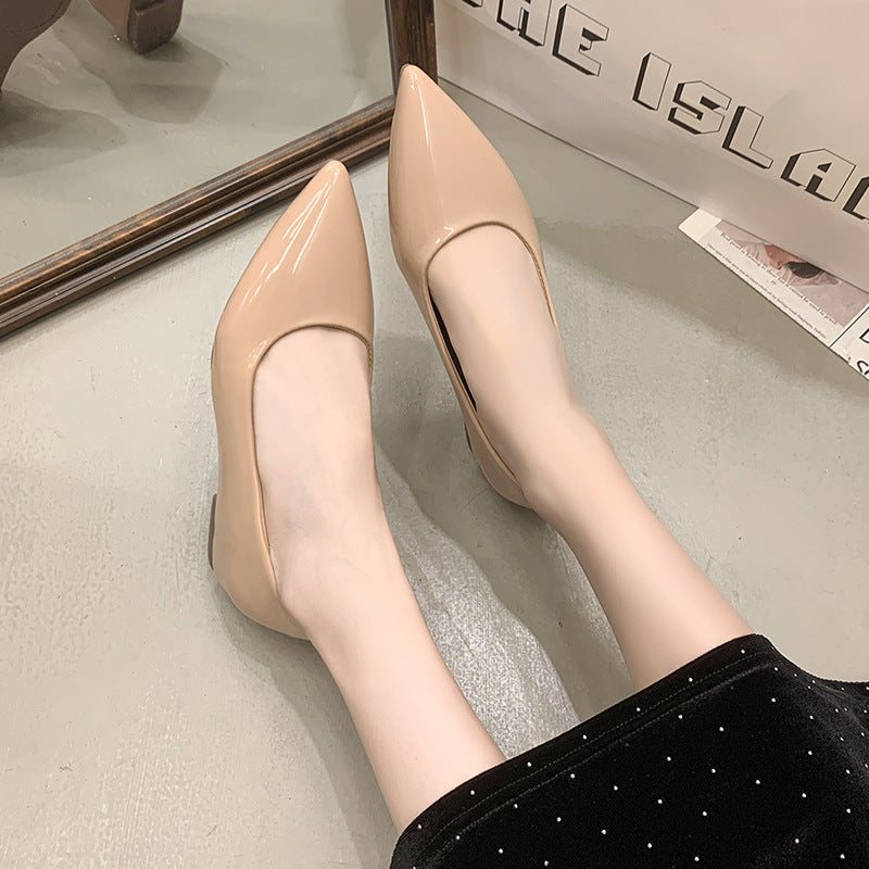Damen Flache spitz zulaufende Lack‑Ballerina mit gepolstertem Komfortfußbett Shop Nory