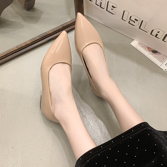 Damen Flache spitz zulaufende Lack‑Ballerina mit gepolstertem Komfortfußbett Shop Nory