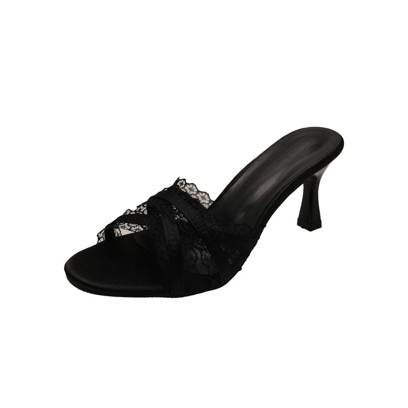 Damen elegante Mules mit zarten Spitzen-Akzenten und komfortablem Absatz
