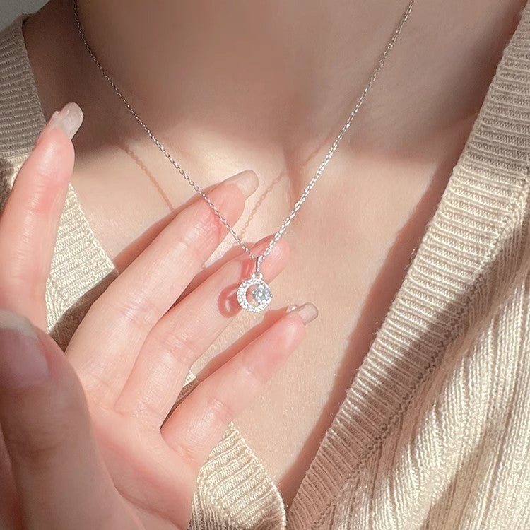 Damen Halskette mit funkelndem Mond- und Kristallanhänger Shop Nory
