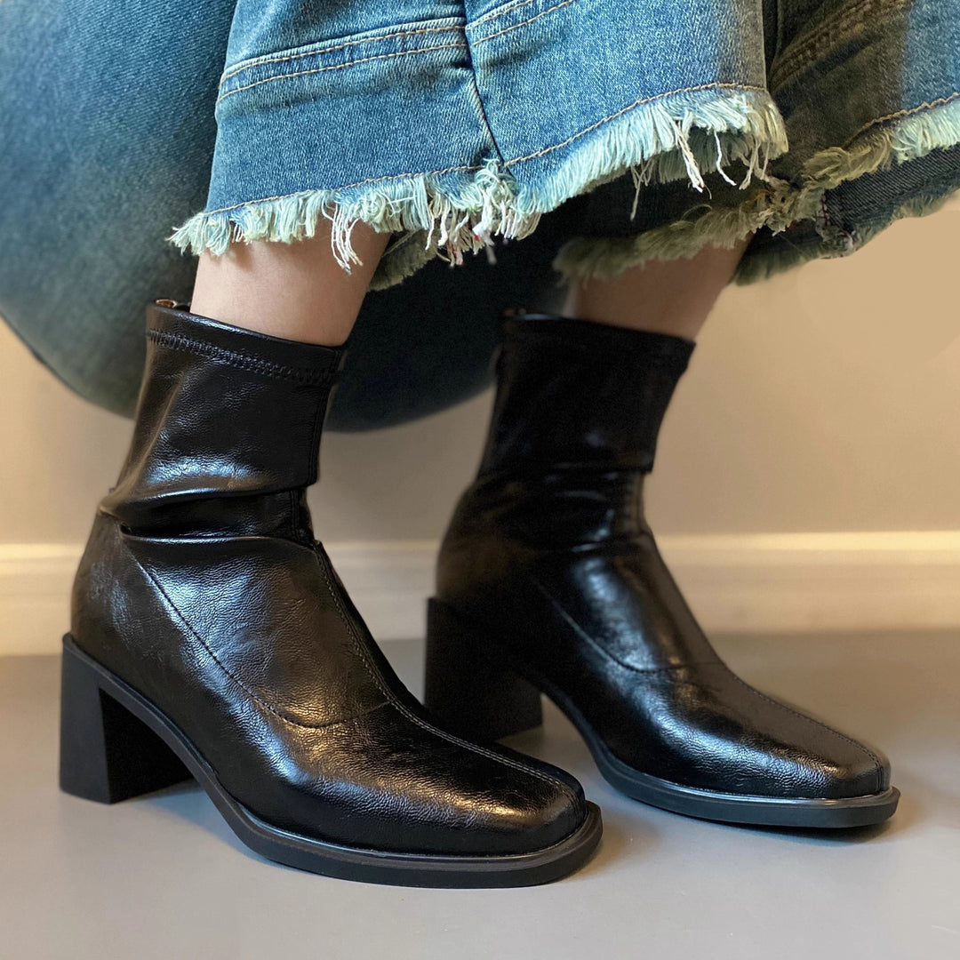 Damen Knöchelstiefelette aus Leder mit quadratischer Zehenpartie und mittlerem Blockabsatz Shop Nory