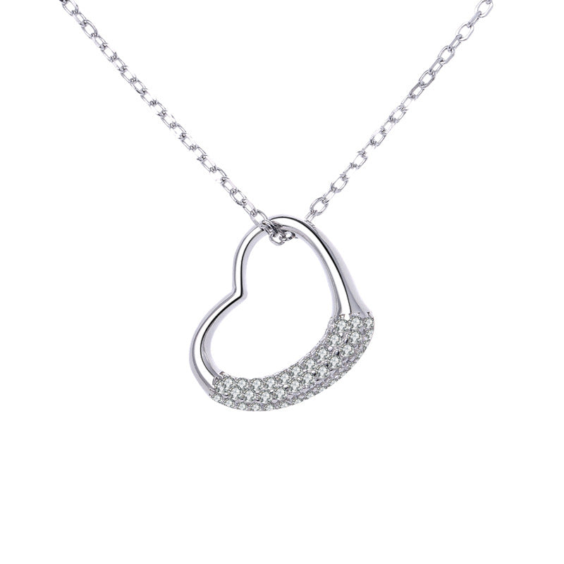 Damen Halskette mit elegantem Herzanhänger und funkelndem Zirkonbesatz Shop Nory
