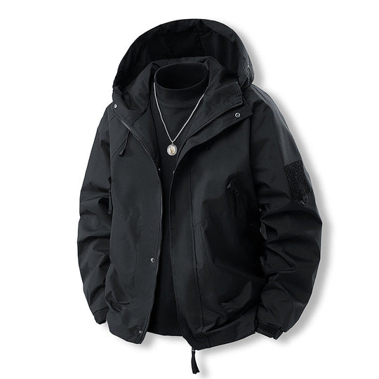 Herren Outdoor- und Freizeitjacke mit verstellbarem Kapuzenkragen und praktischen Taschen