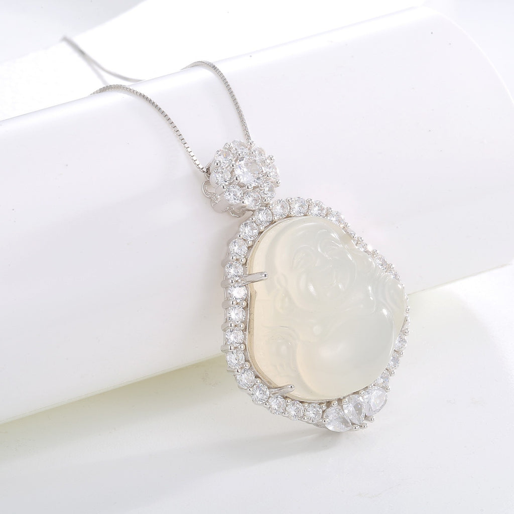 Damen Anhänger-Halskette mit kunstvollem Buddha-Motiv aus Jade und funkelnden Zirkonia Shop Nory