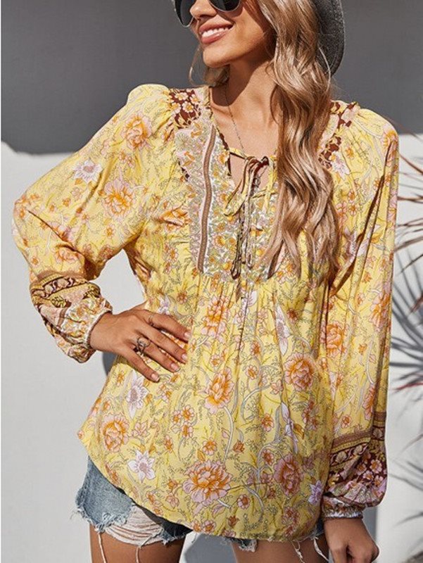 Damen Boho-Bluse mit floralem Print, V‑Ausschnitt mit Bindeband und Plissée-Details Shop Nory