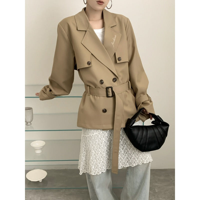 Damen Kurztrenchjacke mit taillierendem Bindegürtel und voluminösen Ballonärmeln Shop Nory