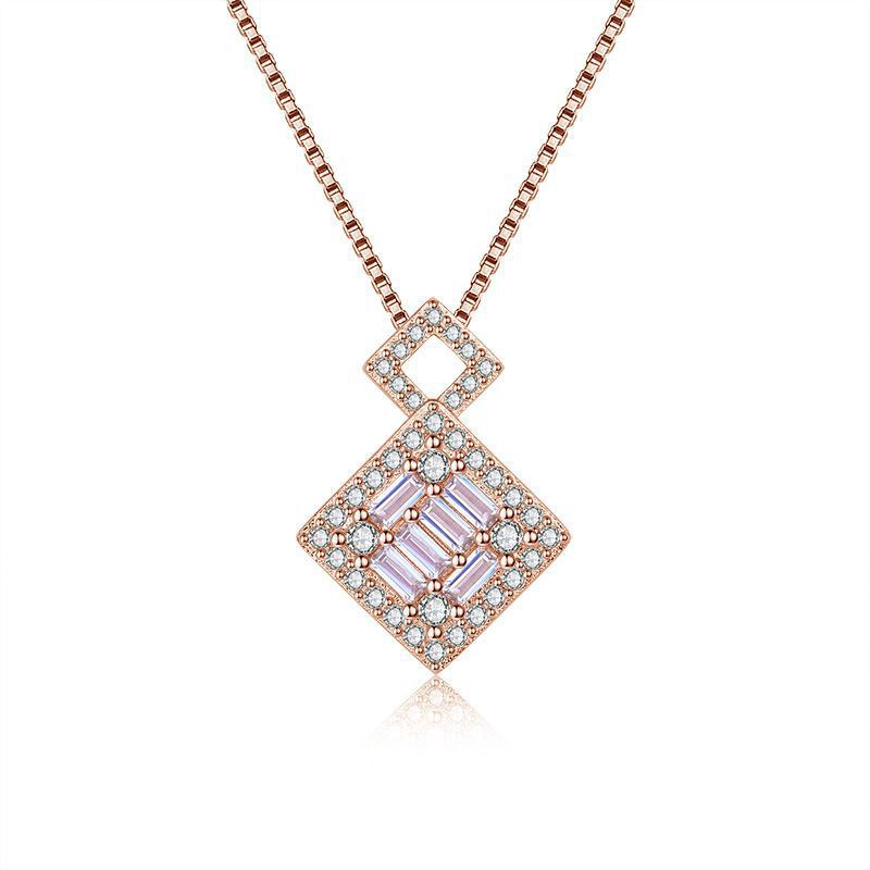Damen Halskette mit luxuriösem Diamantanhänger und filigraner Gestaltung Shop Nory