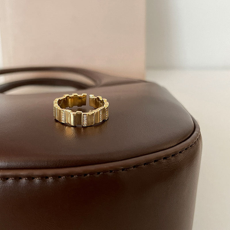 Damenring mit geschwungenem Design und elegantem doppelten Band Shop Nory