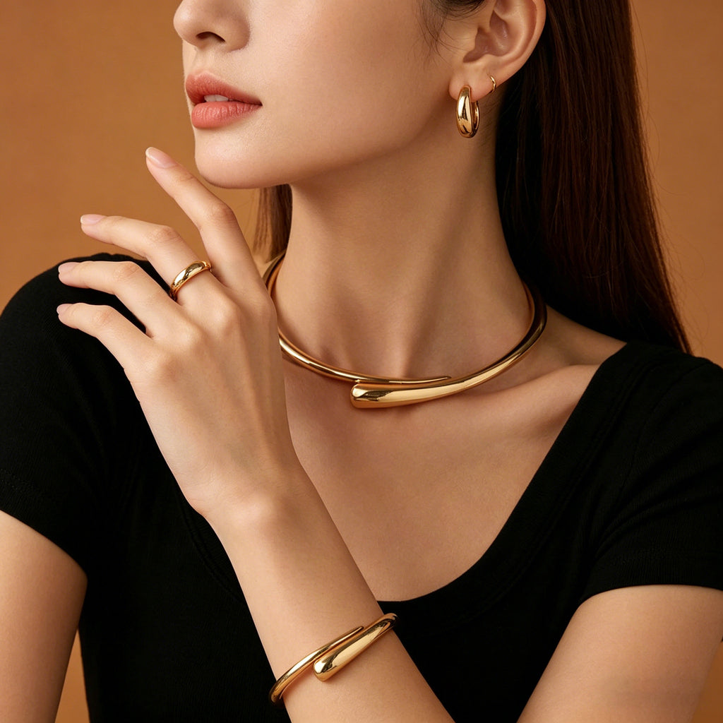 Damen Offener Armreif mit elegantem, skulpturalem Design Shop Nory