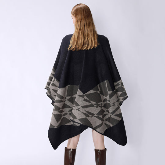 Damen Großer Strickponcho im Cape‑Schnitt mit Ziernaht und geometrischem Intarsia Shop Nory