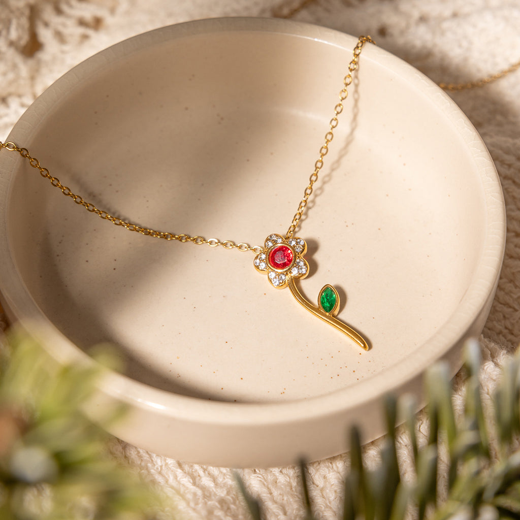 Damen Halskette mit floralen Anhängern und hochwertiger Edelstahlverarbeitung Shop Nory