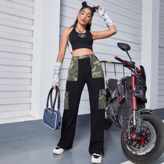 Damen High-Waist Utility-Jeans mit Camouflage-Paneelen und aufgesetzten Cargotaschen Shop Nory
