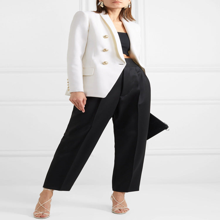 Damen Taillierter Zweireihiger Blazer im Smoking-Tailoring mit Schalkragen und goldenen Zierrundknöpfen Shop Nory