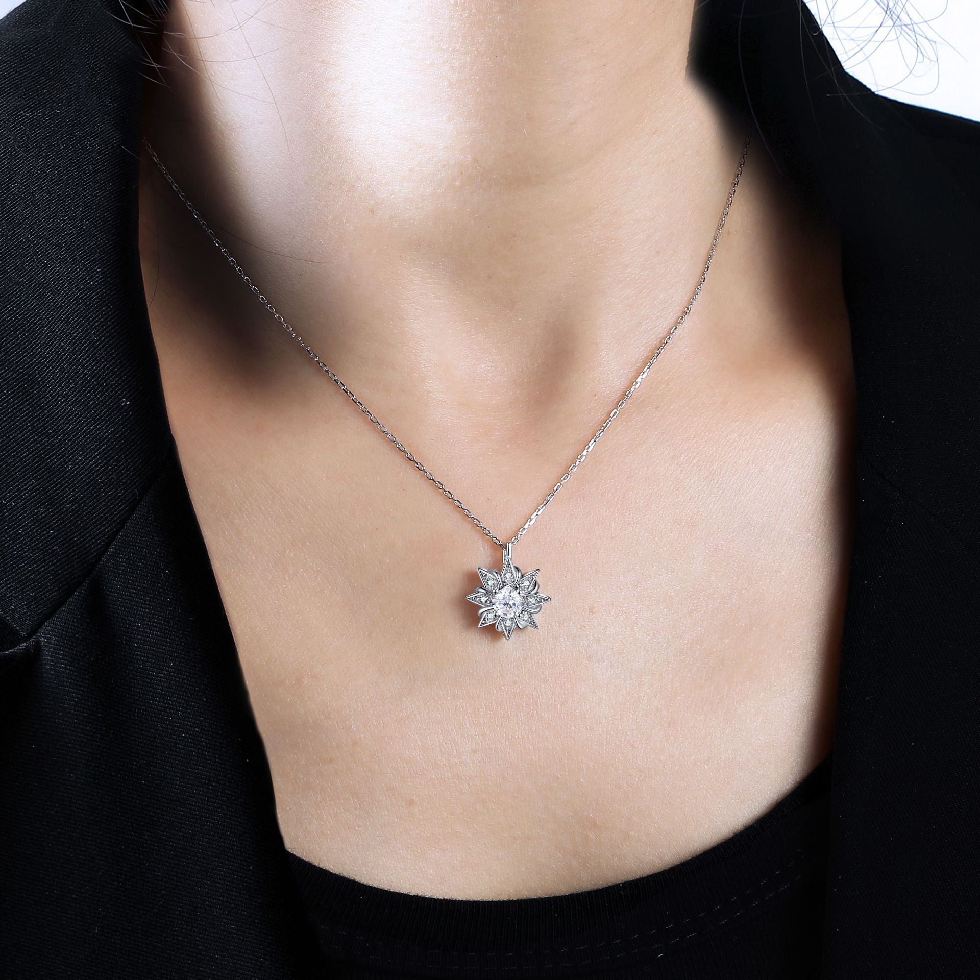 Damen Anhänger mit elegantem Sternen-Design und funkelndem Kristall Shop Nory