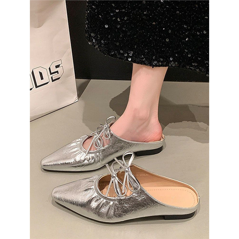 Damen Spitz zulaufende Metallic-Mules mit gerafftem Vorderblatt und Zierband‑Schnürung Shop Nory