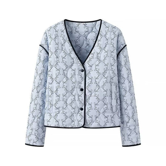 Damen gesteppte Kurzjacke mit V‑Ausschnitt, Kontrastpaspel und floraler Steppapplikation Shop Nory