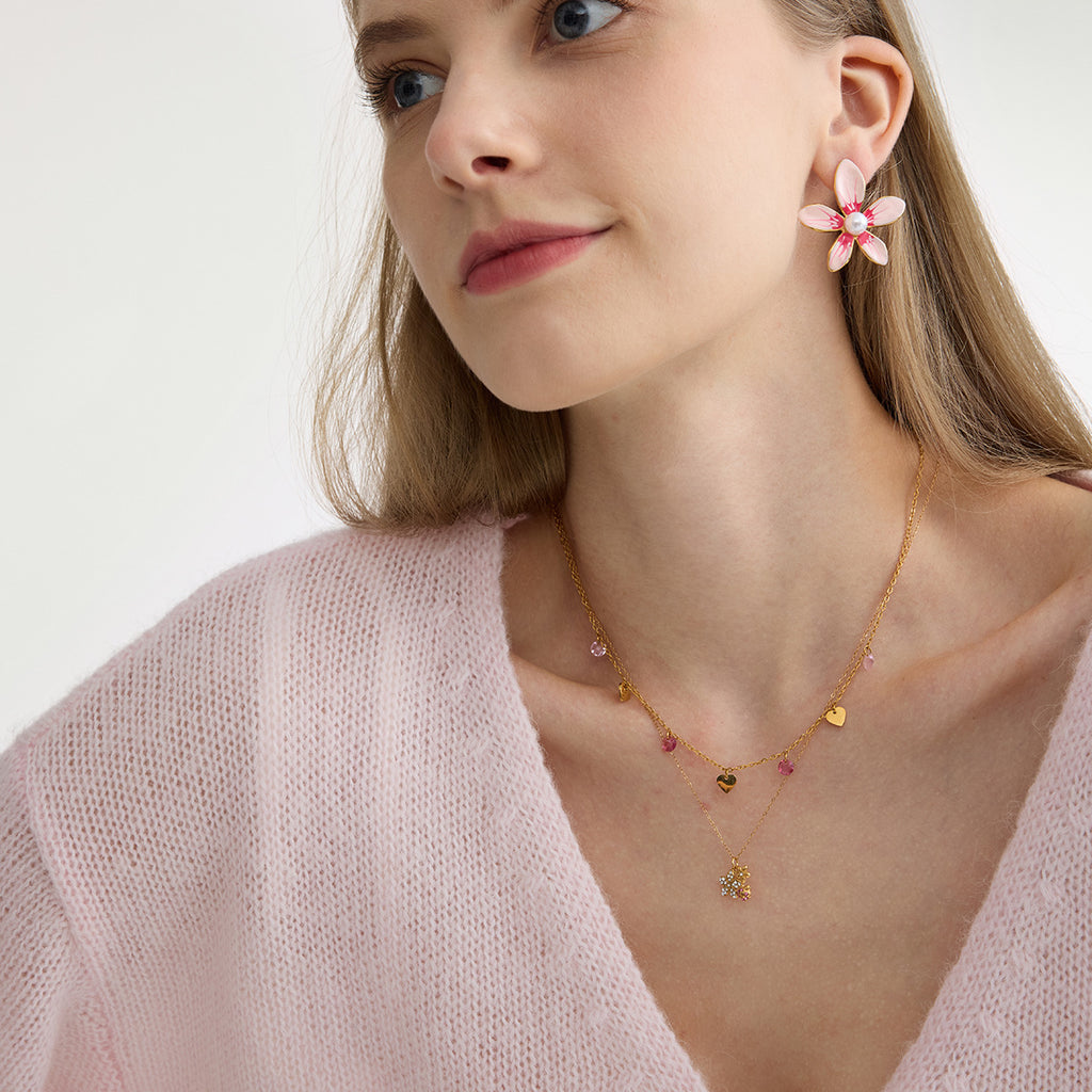 Damen Halskette mit floralem Anhänger und funkelnden Kristallen Shop Nory