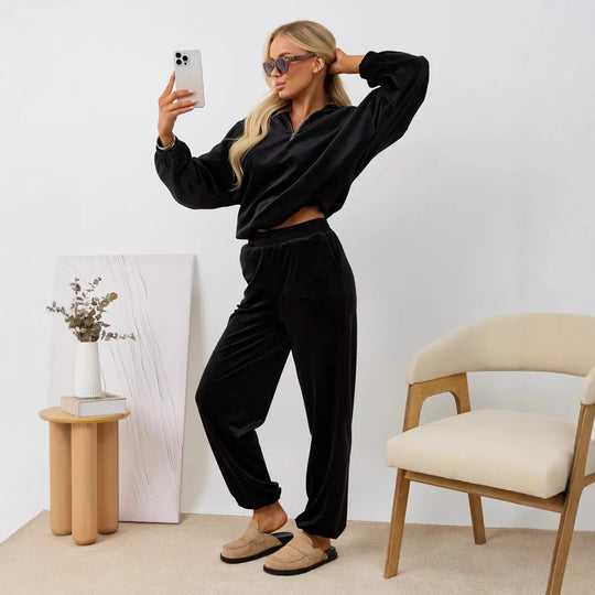 Damen samtiges zweiteiliges Lounge-Set mit Kapuzen-Halbzip und elastischer Bundhose Shop Nory