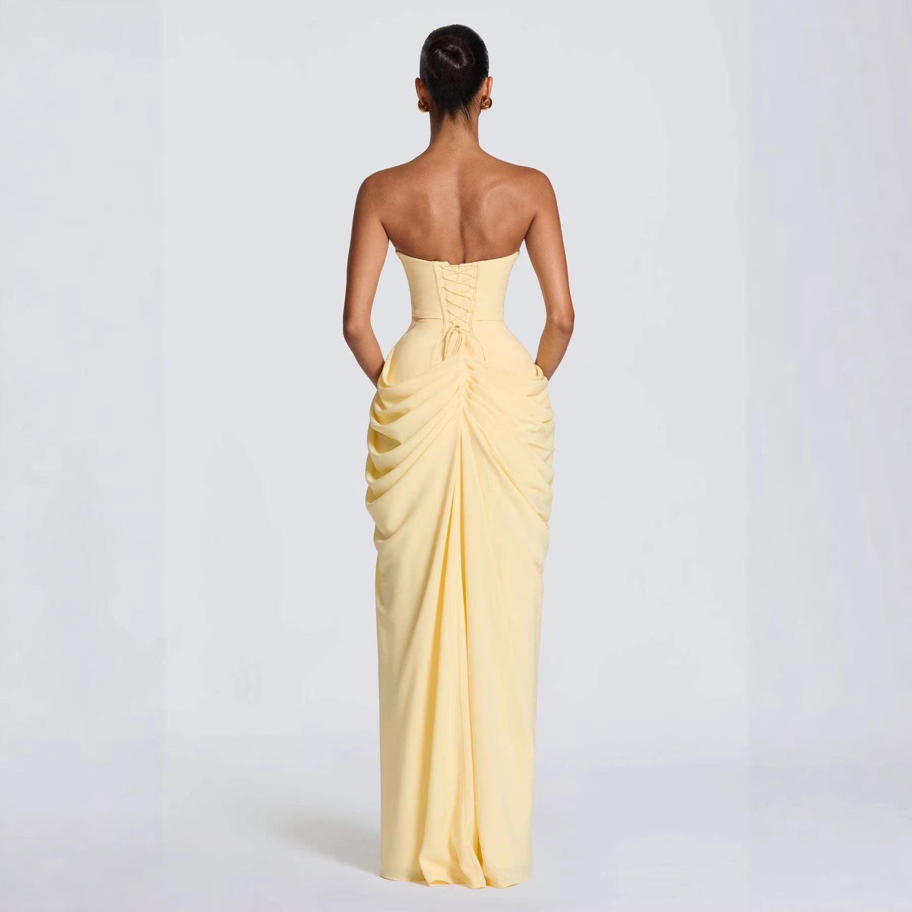 Damen Elegantes Langarm Abendkleid mit asymmetrischer Drapierung und schmalem Schlitz ShopNory