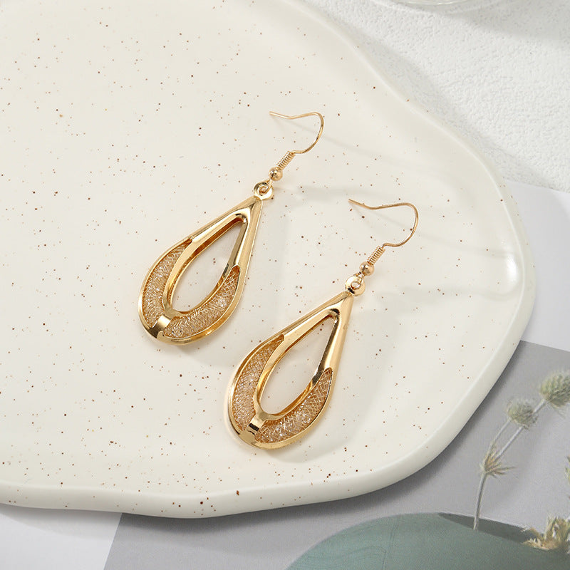Damen Ohrringe mit filigranem, modernem Design Shop Nory