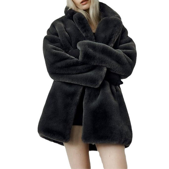 Damen Kurzmantel aus ultraflauschigem Hochflor‑Faux‑Fur mit kastiger Silhouette und voluminösem Reverskragen Shop Nory