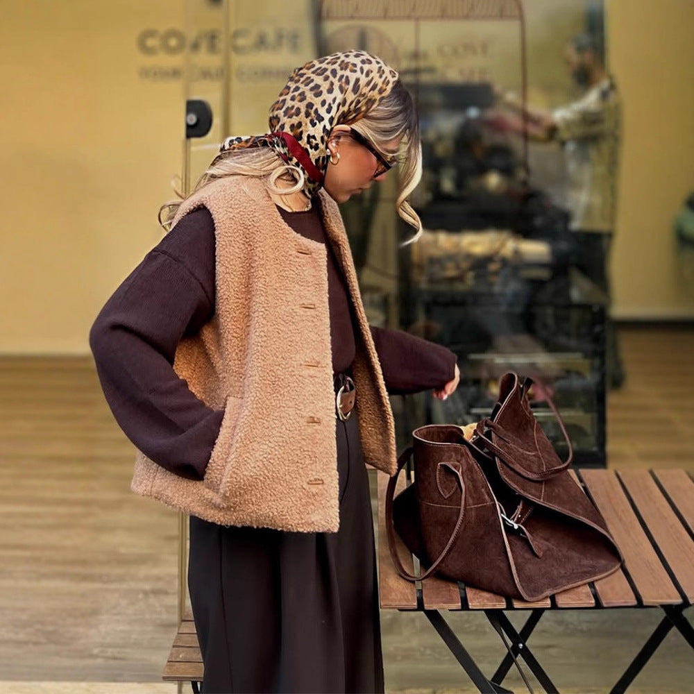 Damen Kurz geschnittene Teddyweste mit Druckknopf‑Verschluss & Eingrifftaschen Shop Nory
