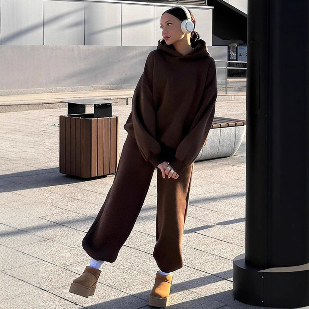 Damen urbanes Oversize-Lounge-Set mit Kapuzenpullover, locker geschnittener High-Waist-Jogginghose und passender Mütze Shop Nory