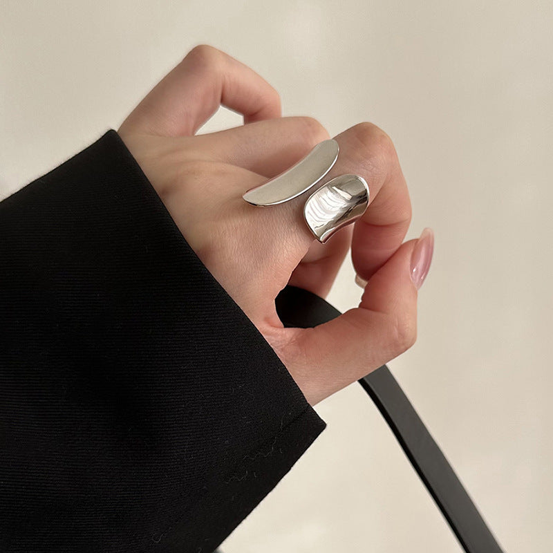 Damen außergewöhnlicher und moderner Ring mit geschwungenen Formen Shop Nory