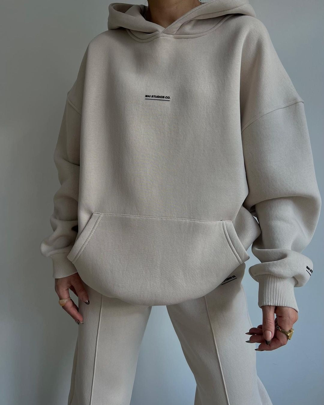 Damen Set Schwere French‑Terry Oversize‑Kapuzenpullover mit Kängurutasche und Slim‑Jogginghose Shop Nory