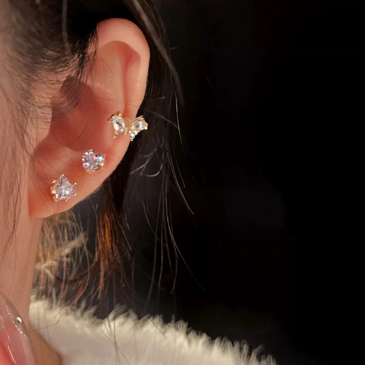 Damen Ohrstecker mit filigranem Schmetterlingsdesign und funkelnden Zirkonia Shop Nory