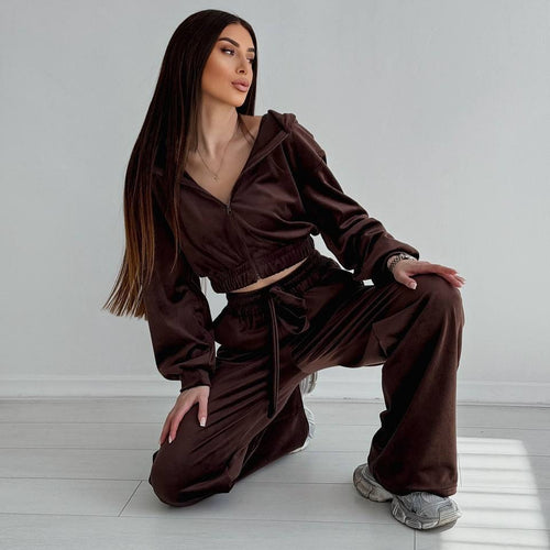 Damen Zweiteiliges Samt-Loungewear-Set mit Cropped-Zipjacke und weiter High-Waist-Sweathose Shop Nory