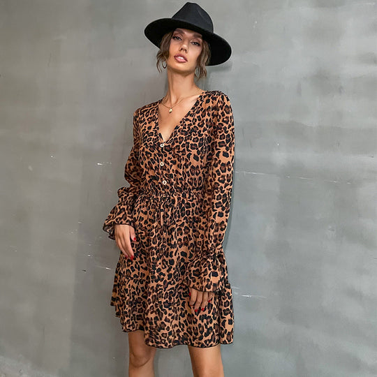 Damen Gestuftes Minikleid mit V‑Ausschnitt, Taillen‑Zugband und Leoprint Shop Nory