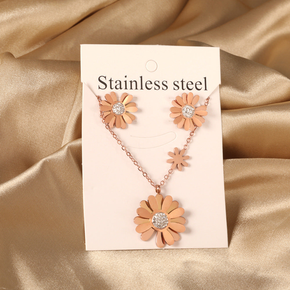 Damen Schmuckset mit floralem Design und funkelnden Zirkonia Shop Nory